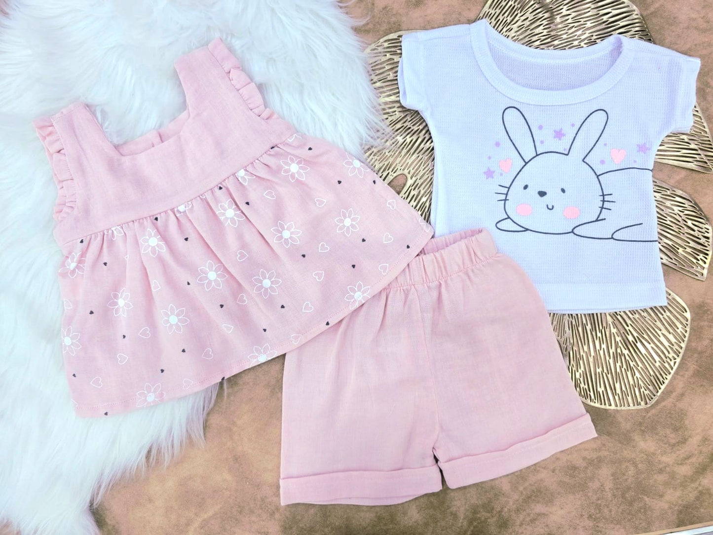 Conjunto bebé niña conejita margaritas (3 piezas)