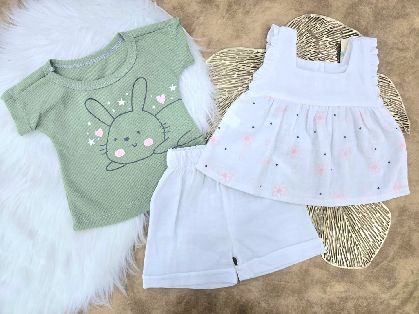 Conjunto bebé niña conejita margaritas (3 piezas)