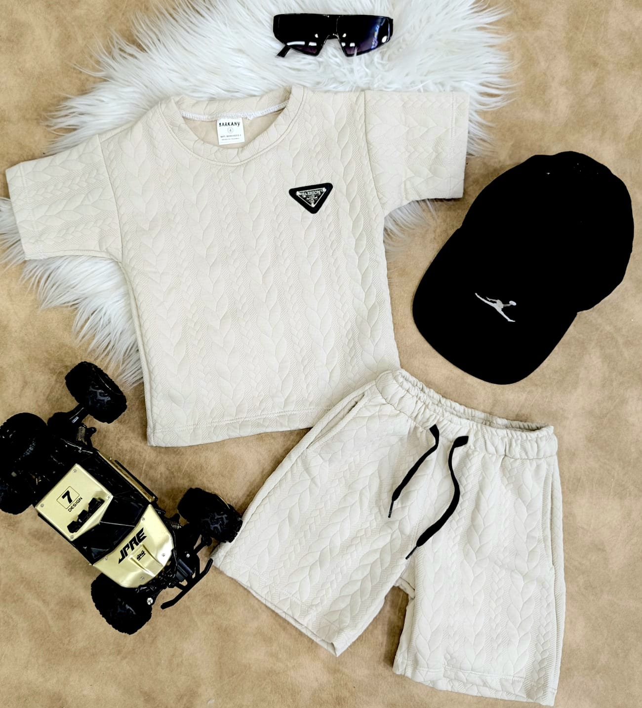Conjunto deportivo para niño corto