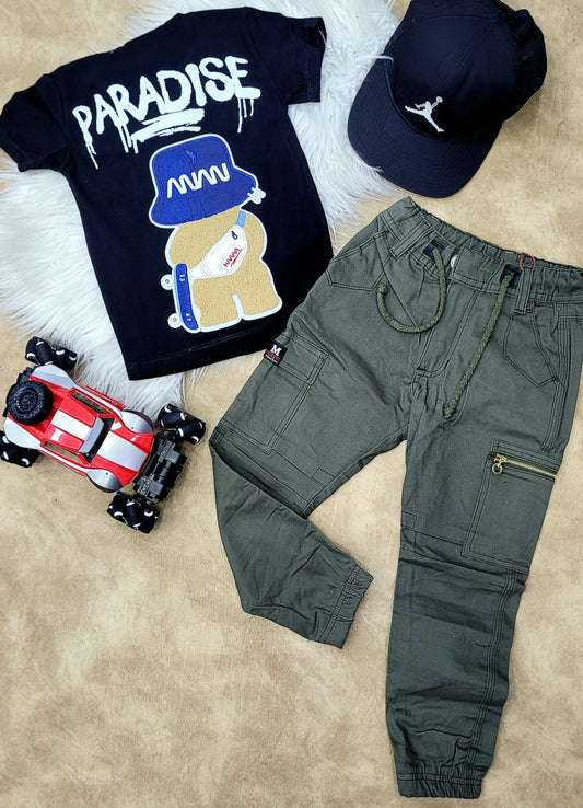 Conjunto para niño con pantalón camuflado verde militar